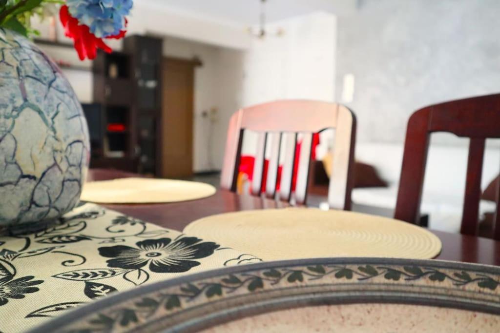 Great Apartment, Large Balcony דירה אתונה
